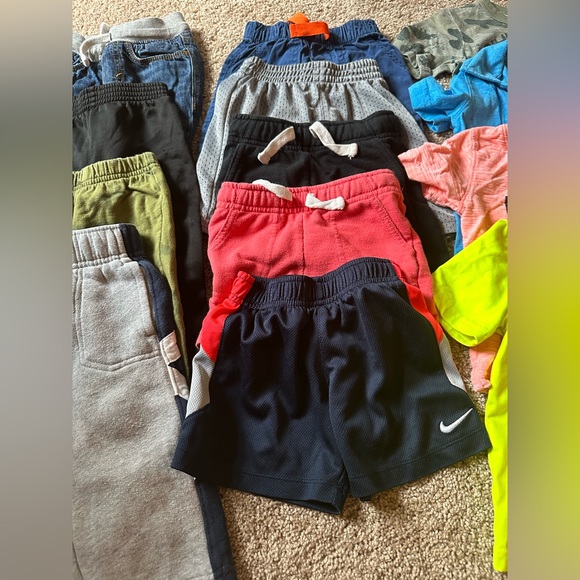 18 month boy’s clothing bundle - Picture 2 of 11
